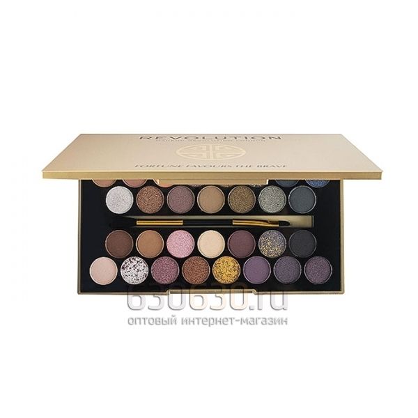 Палетка теней Makeup Revolution "Fortune Favours The Brave" ( 30 Eyeshadow Palette )